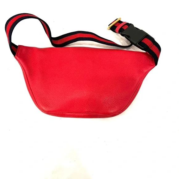 Bright red Gucci waist bag 100%authentic like new slight wear - Picture 2 of 4